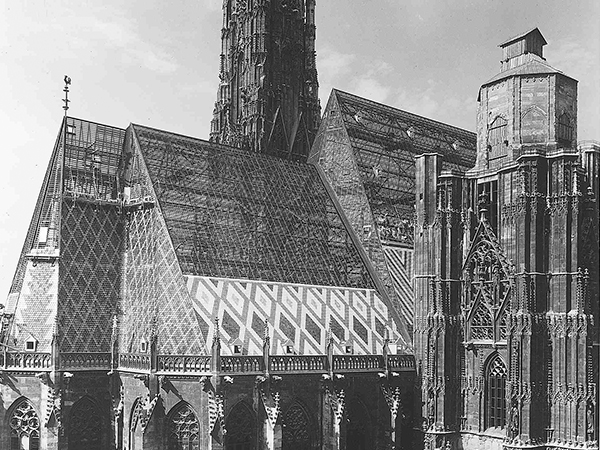 Construction of the new roof